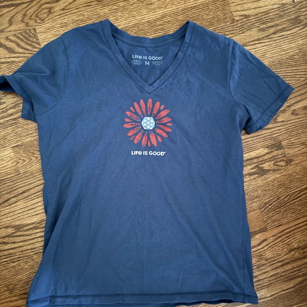 Life Is Good Navy Tee with red daily flower